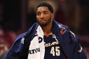 Siegel:骑士不会尝试交易米切尔 哈登预计也将在下赛季回归骑士